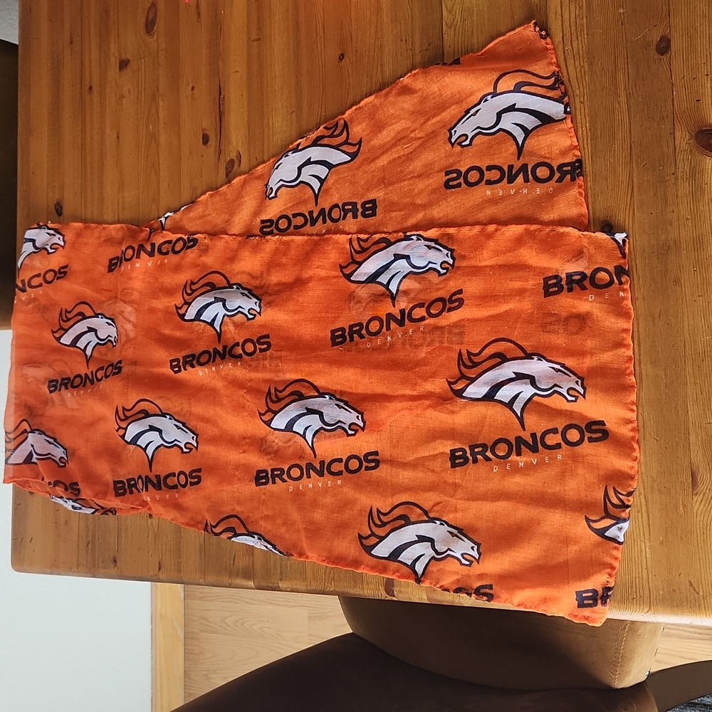 Denver Broncos Lightweight Scarf 66" EUC